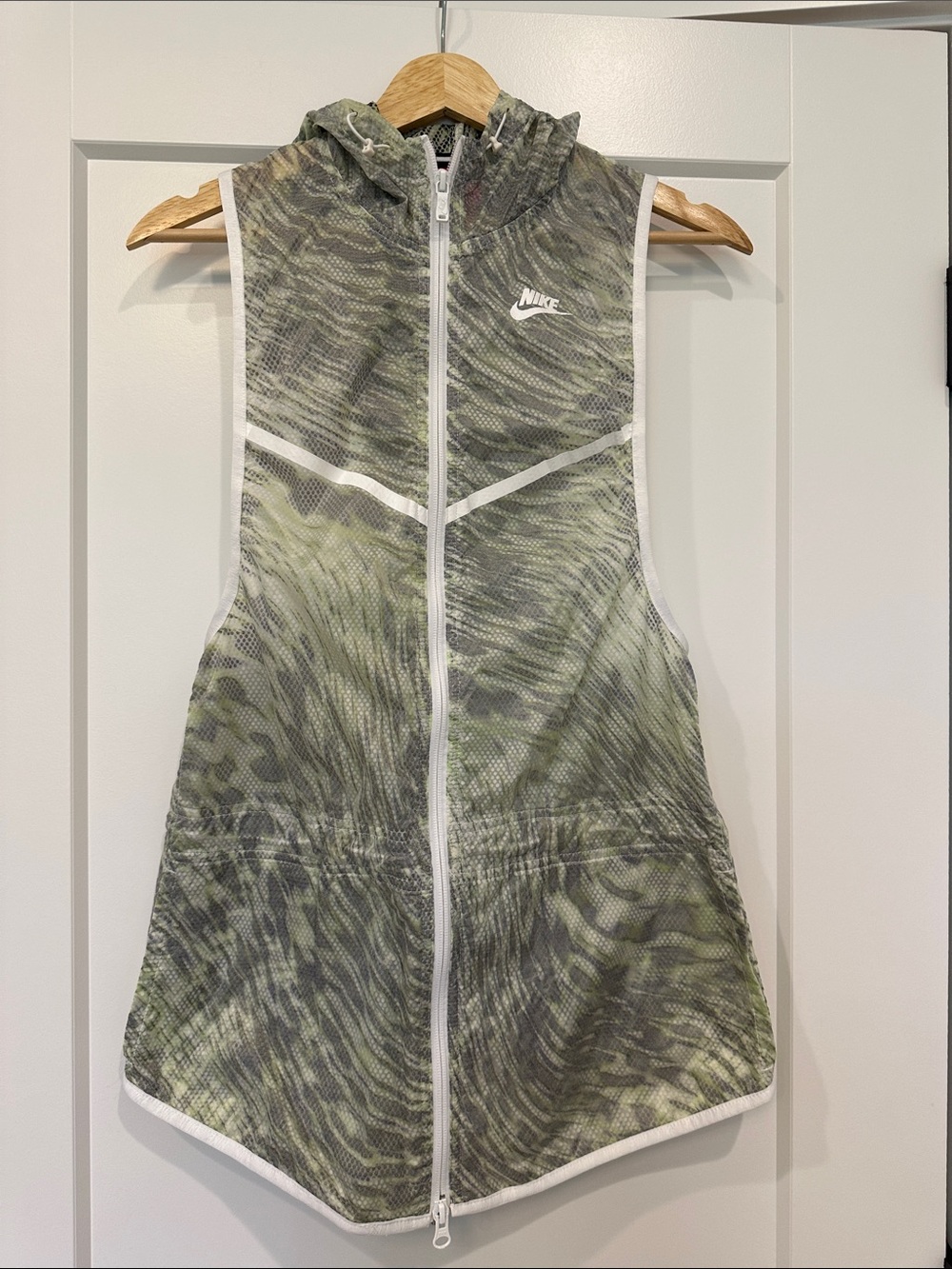Nike Tech Hyperfuse Hooded Vest (XS)